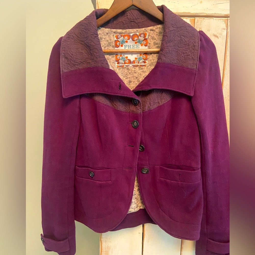 Free people plum blazer size 6 (fits like a 4)